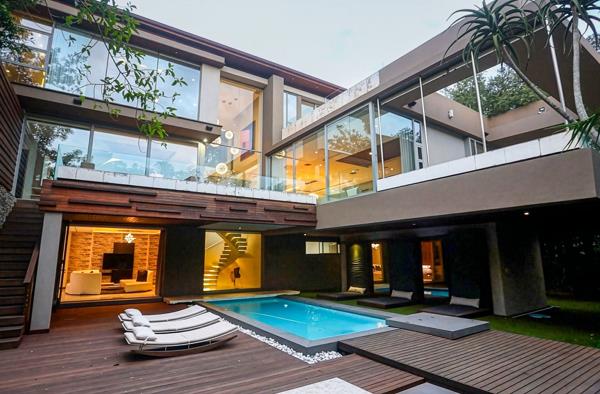 6 Bedroom House