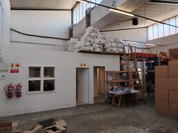 180  m² Industrial space