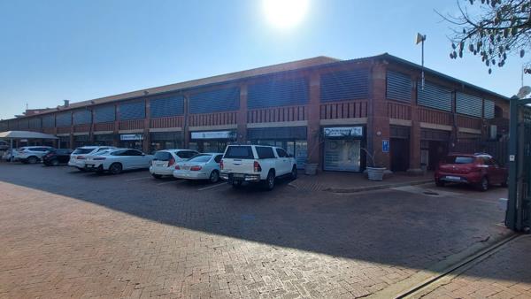 77  m² Commercial space