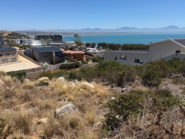 908 m² Land