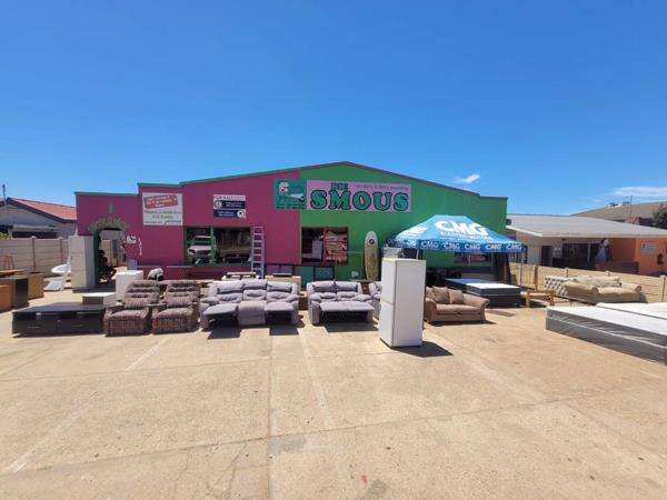 242  m² Retail Space