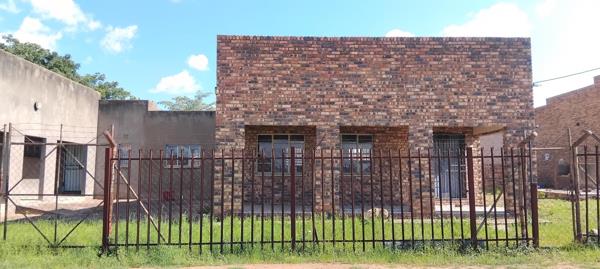 95  m² Commercial space