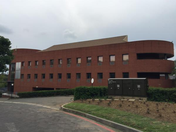 3 230  m² Commercial space