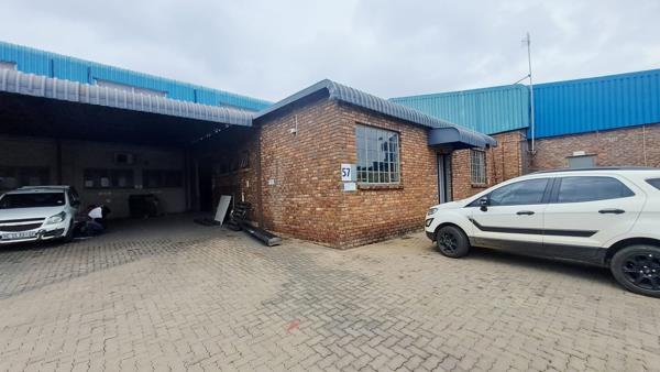 201  m² Industrial space