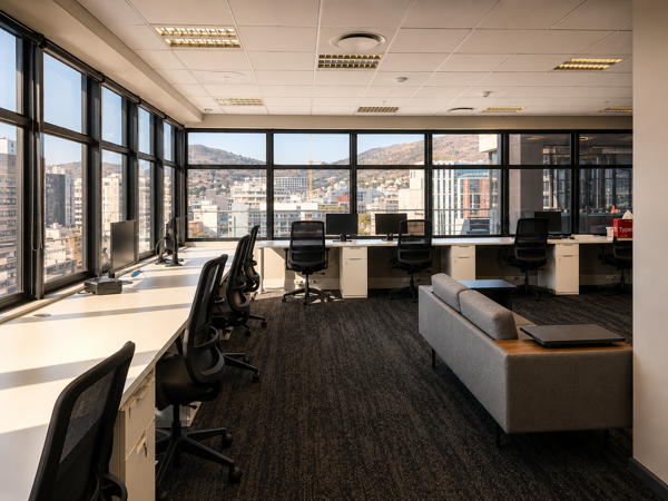 243 m² Commercial space