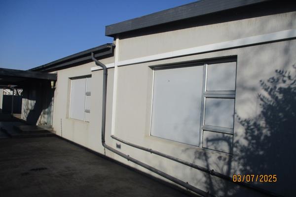 350  m² Commercial space