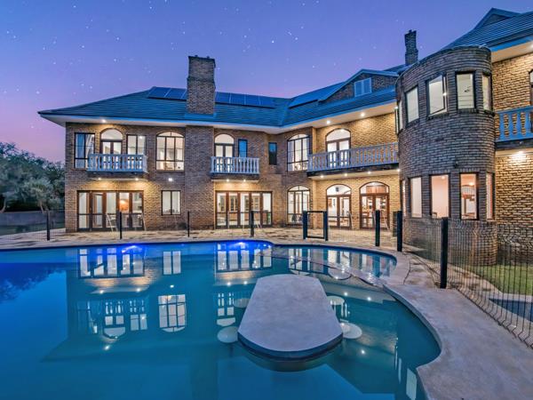 5 Bedroom House