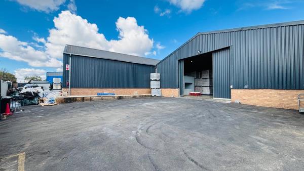 2 700 m² Industrial space