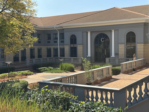 605  m² Commercial space