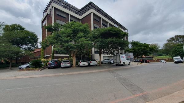 120  m² Commercial space