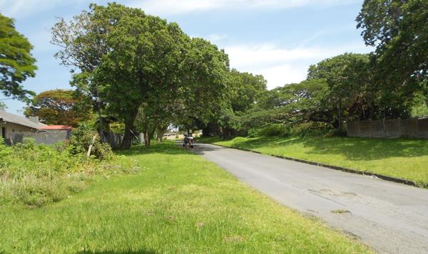 2 745 m² Land