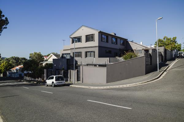 6 Bedroom House
