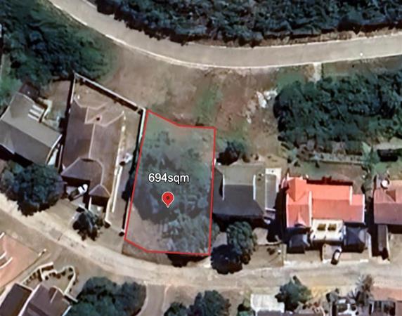 694 m² Land