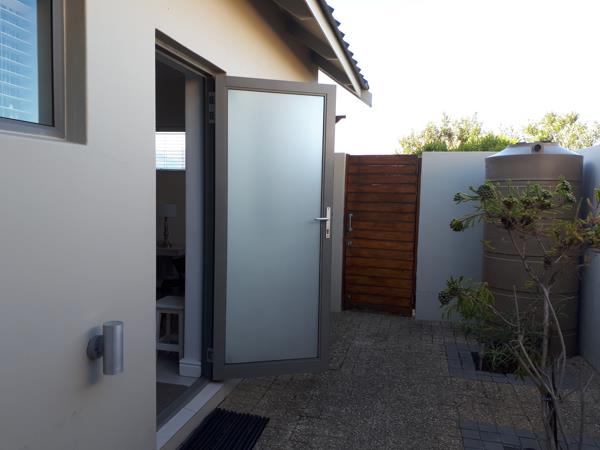 1 Bedroom Garden Cottage