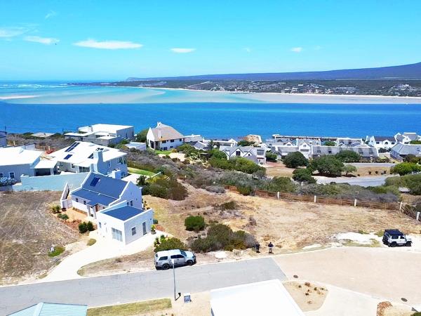 800 m² Land