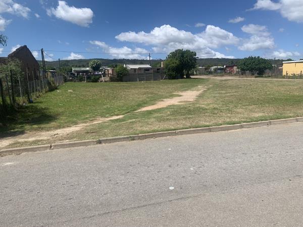 748 m² Land