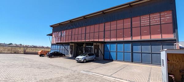 1 115  m² Industrial space