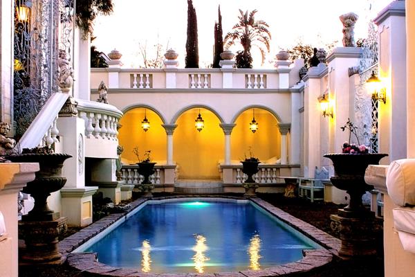 8 Bedroom, Bed and Breakfast