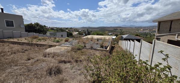 975 m² Land