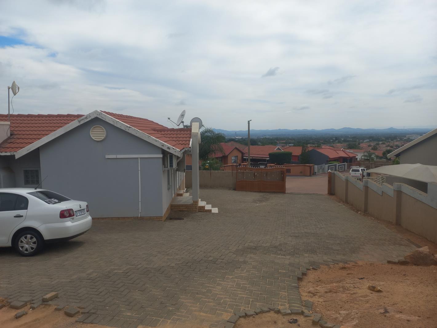House in Tlhabane West - View 3