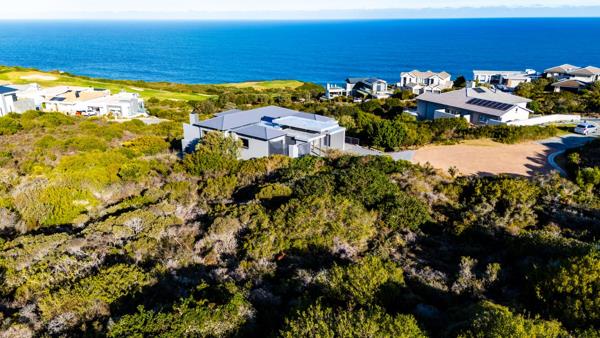 1 340 m² Land