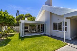 House in Strand Central