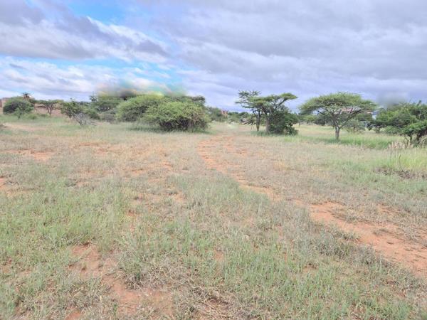 1 700 m² Land
