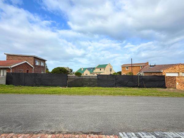 798 m² Land