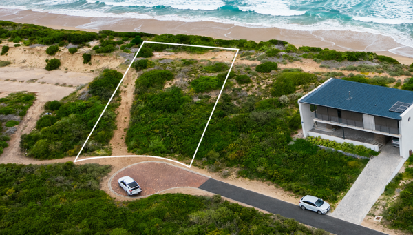 1 447 m² Land