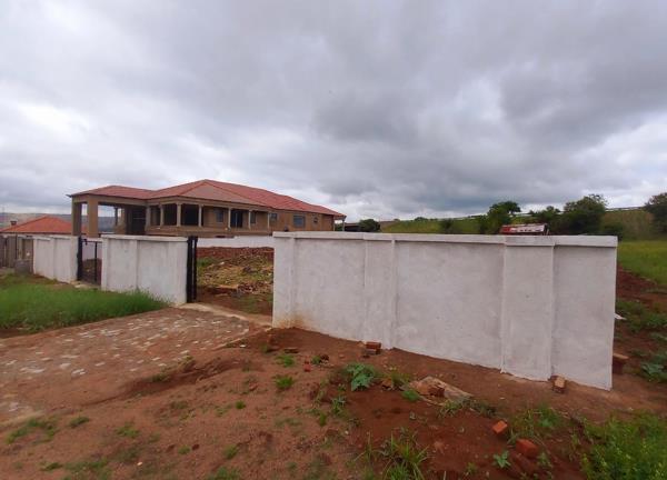 1 650 m² Land