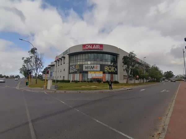 524  m² Commercial space