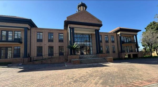 1 836  m² Commercial space