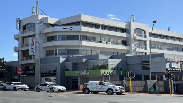 135  m² Commercial space