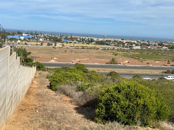 1 609 m² Land