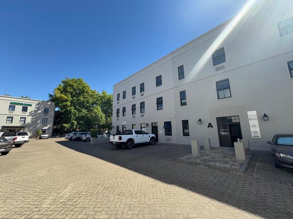 134  m² Commercial space