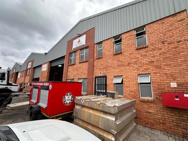 1 500  m² Industrial space