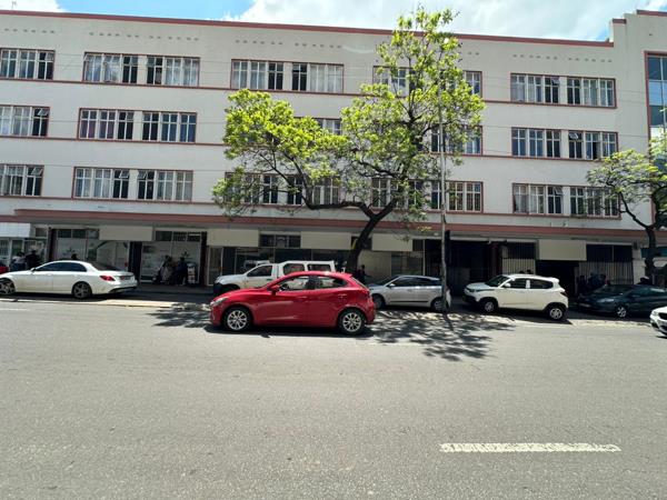 238  m² Commercial space