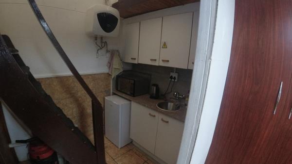 1 042  m² Commercial space