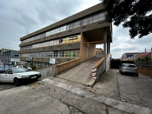 1 932  m² Industrial space