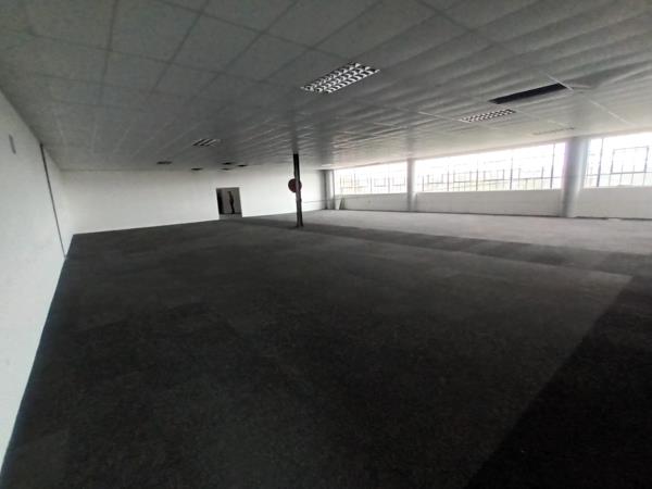 1 800  m² Commercial space