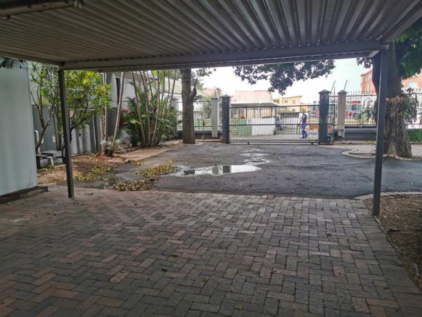 200  m² Retail Space