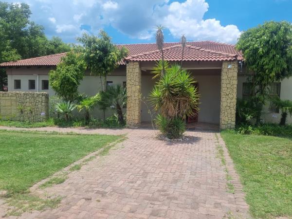 85 650  m² Commercial space