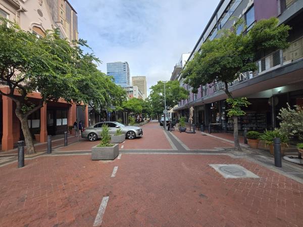 300  m² Commercial space