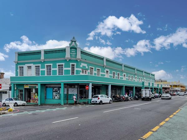 340  m² Commercial space