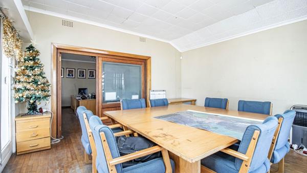 234  m² Commercial space