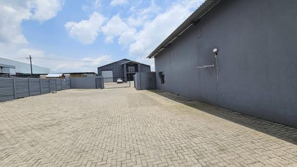 300  m² Commercial space