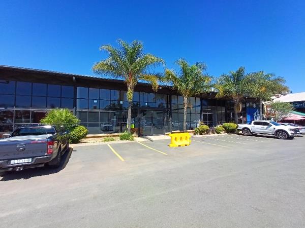 335  m² Commercial space