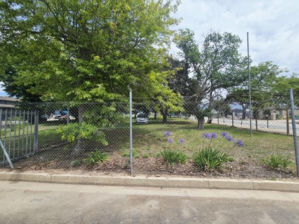 3 904 m² Land