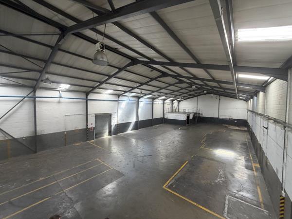 1 200  m² Industrial space