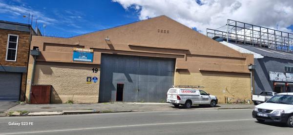 1 700  m² Industrial space